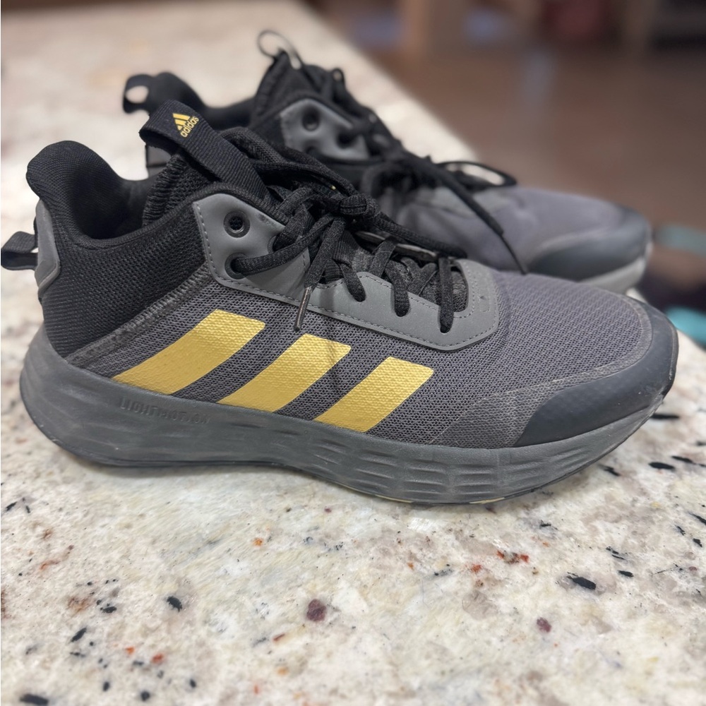 Adidas Men's basketball Shoes in Gray and Gold